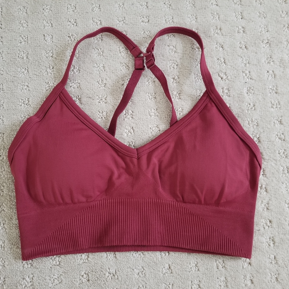 Lululemon Ebb to Street Bra C/D cup Sz 4